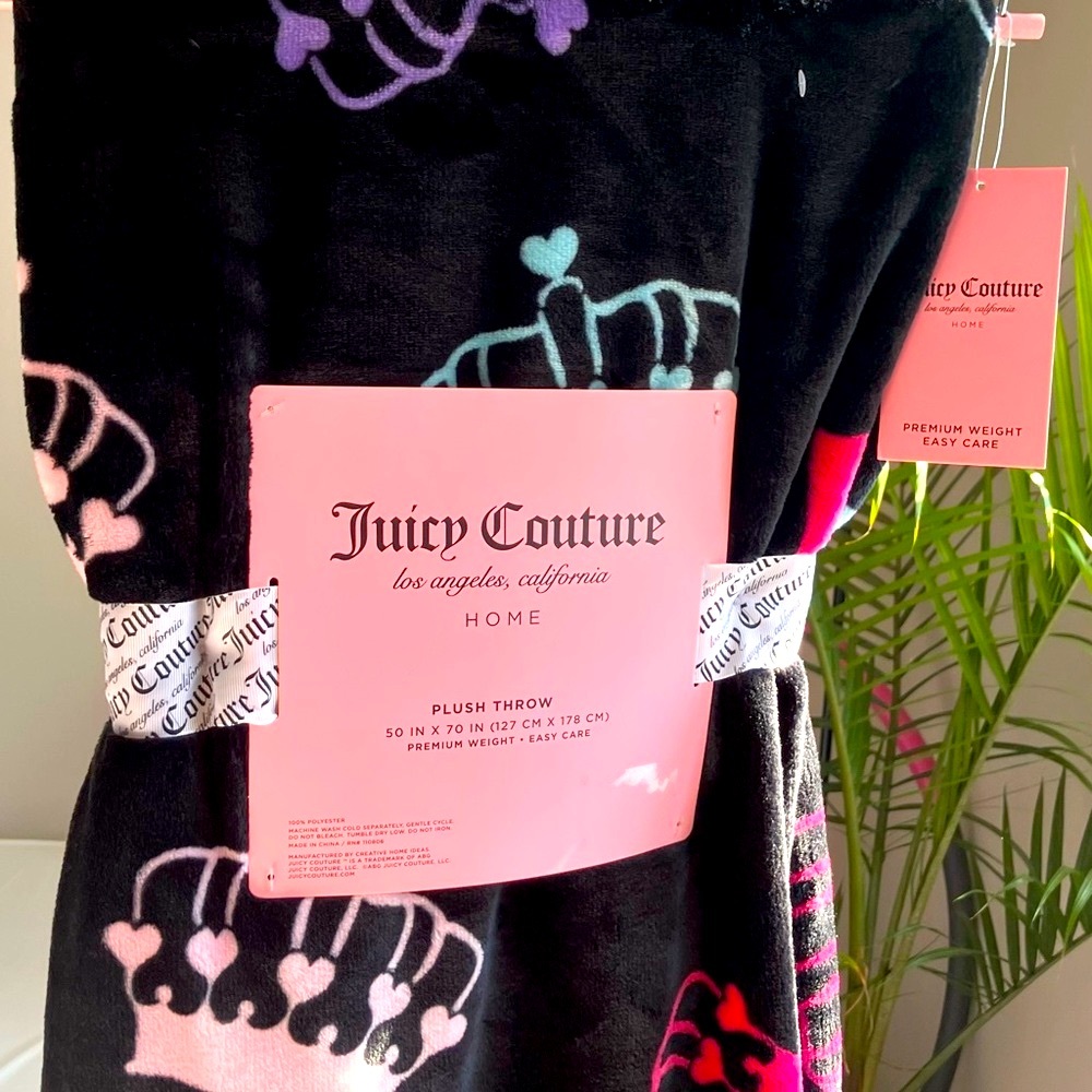 NWT Juicy Couture Plush Throw Blanket | Black Crown Print | 50x60